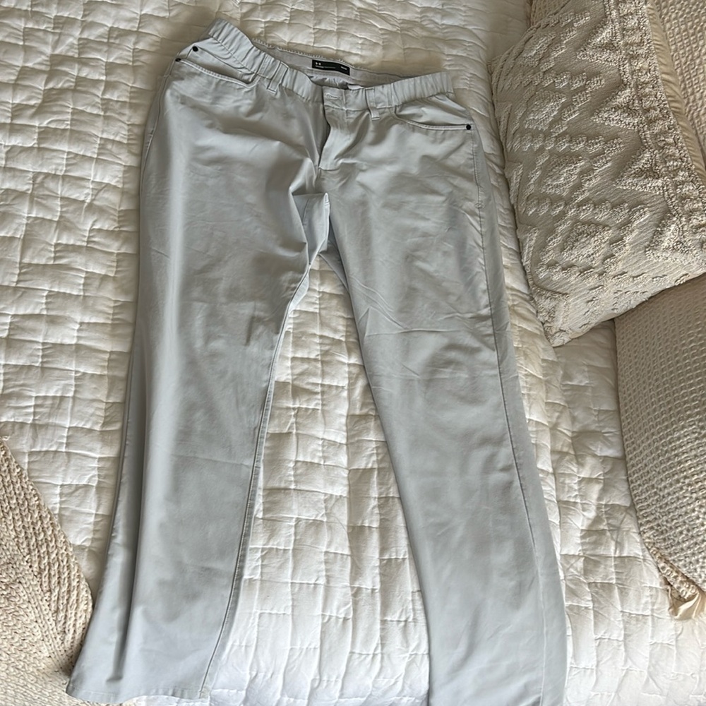 Men’s under armour golf or dress pants 38/32
